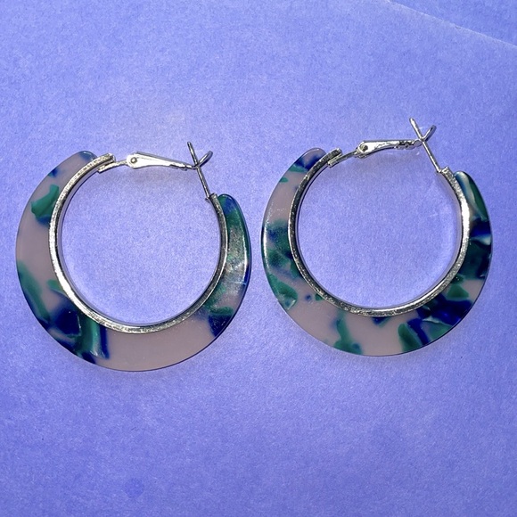 Bundle of 9 Pairs of Assorted Pierced Earrings - Picture 2 of 10